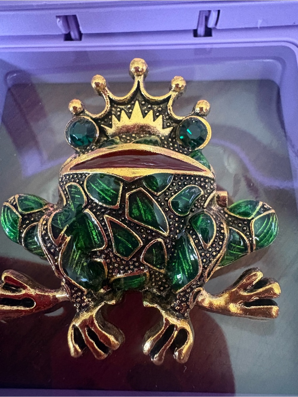 Gold Tone Emerald Green Jeweled Frog Brooch Prince frog